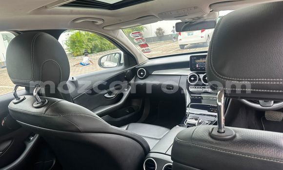 Tenga Tsaru Mercedes-Benz C-Classe Chena Mota in Maputo in Maputo Tenga Tsaru Mercedes-Benz C-Classe Chena Mota in Maputo in Maputo