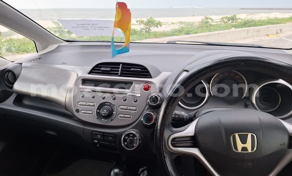 Buy Used Honda Fit White Car in Maputo in Maputo Buy Used Honda Fit White Car in Maputo in Maputo
