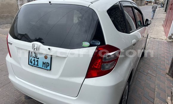Buy Used Honda Fit White Car in Maputo in Maputo Buy Used Honda Fit White Car in Maputo in Maputo