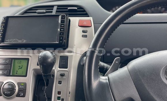 Buy Used Toyota Ractis Red Car in Maputo in Maputo Buy Used Toyota Ractis Red Car in Maputo in Maputo