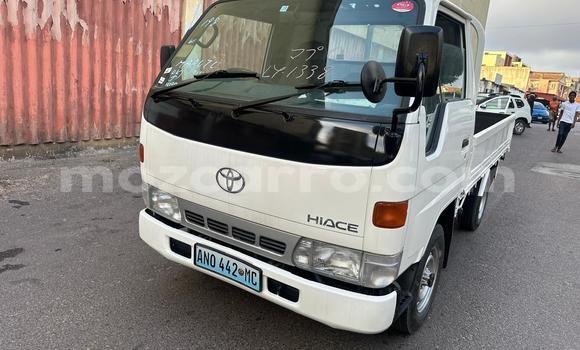Nunua Ilio tumika Toyota Hiace Nyeupe Gari ndani ya Maputo nchini Maputo Nunua Ilio tumika Toyota Hiace Nyeupe Gari ndani ya Maputo nchini Maputo