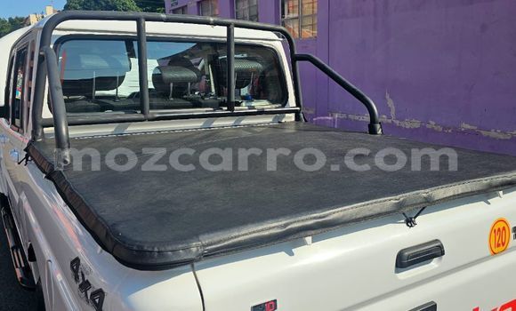 Comprar Usado Mahindra Marshal Branco Carro em Maputo em Maputo Comprar Usado Mahindra Marshal Branco Carro em Maputo em Maputo