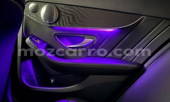 Comprar Novo Mercedes-Benz C-Classe Vermelho Carro em Maputo em Maputo Comprar Novo Mercedes-Benz C-Classe Vermelho Carro em Maputo em Maputo