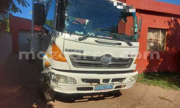 Buy Used Hino 300 Series White Truck in Maputo in Maputo Buy Used Hino 300 Series White Truck in Maputo in Maputo