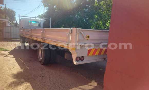 Buy Used Hino 300 Series White Truck in Maputo in Maputo Buy Used Hino 300 Series White Truck in Maputo in Maputo