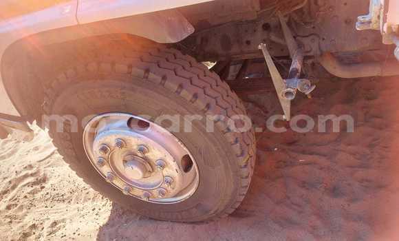Buy Used Hino 300 Series White Truck in Maputo in Maputo Buy Used Hino 300 Series White Truck in Maputo in Maputo