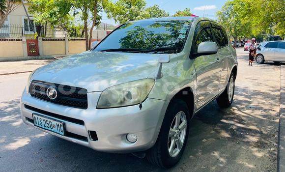 Nunua Ilio tumika Toyota RAV4 Nyingine Gari ndani ya Maputo nchini Maputo