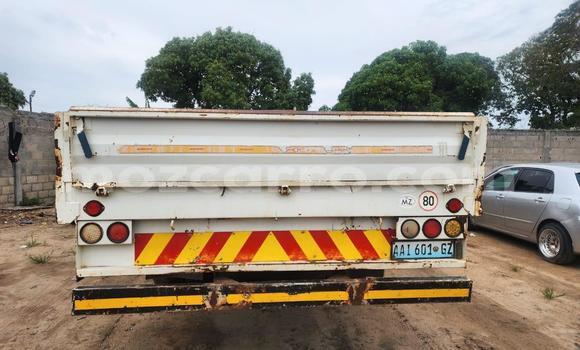 Buy Used Nissan UD White Truck in Xai-Xai in Gaza Buy Used Nissan UD White Truck in Xai-Xai in Gaza