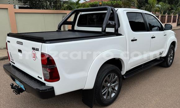 Comprar Usado Toyota Hilux Branco Carro em Maputo em Maputo Comprar Usado Toyota Hilux Branco Carro em Maputo em Maputo