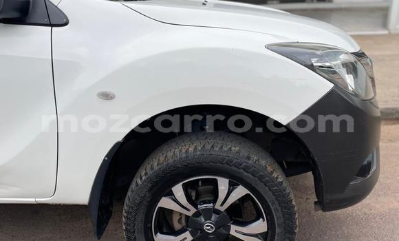 Comprar Usado Mazda BT-50 Branco Carro em Maputo em Maputo Comprar Usado Mazda BT-50 Branco Carro em Maputo em Maputo