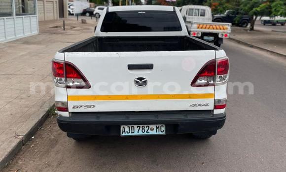 Comprar Usado Mazda BT-50 Branco Carro em Maputo em Maputo Comprar Usado Mazda BT-50 Branco Carro em Maputo em Maputo