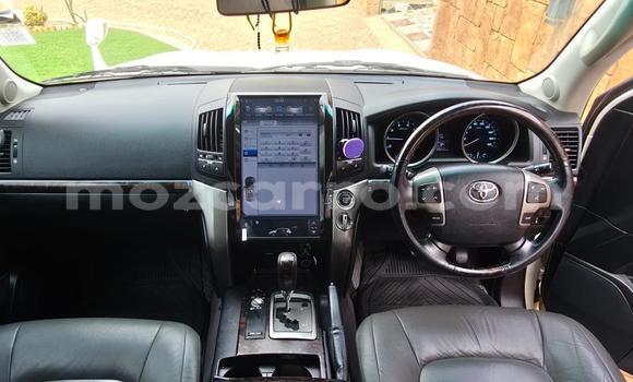 Nunua Ilio tumika Toyota Land Cruiser Nyeupe Gari ndani ya Maputo nchini Maputo Nunua Ilio tumika Toyota Land Cruiser Nyeupe Gari ndani ya Maputo nchini Maputo