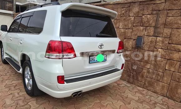 Nunua Ilio tumika Toyota Land Cruiser Nyeupe Gari ndani ya Maputo nchini Maputo Nunua Ilio tumika Toyota Land Cruiser Nyeupe Gari ndani ya Maputo nchini Maputo
