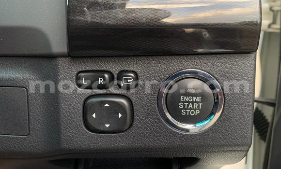 Tenga Tsaru Toyota Mark X Chena Mota in Maputo in Maputo Tenga Tsaru Toyota Mark X Chena Mota in Maputo in Maputo