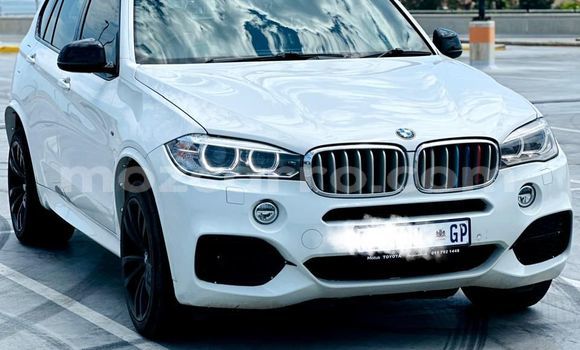 Comprar Usado BMW M5 Branco Carro em Maputo em Maputo