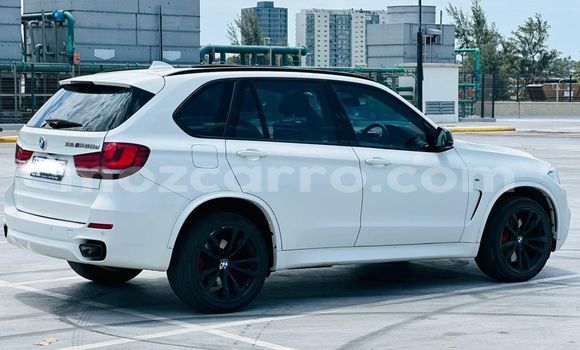 Nunua Ilio tumika BMW M5 Nyeupe Gari ndani ya Maputo nchini Maputo Nunua Ilio tumika BMW M5 Nyeupe Gari ndani ya Maputo nchini Maputo