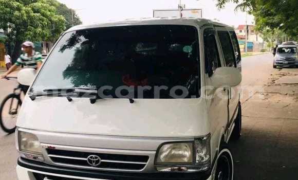 Nunua Ilio tumika Toyota Hiace Nyeupe Gari ndani ya Maputo nchini Maputo