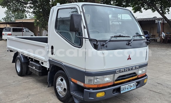 Comprar Usado Mitsubishi Carisma Branco Carro em Maputo em Maputo