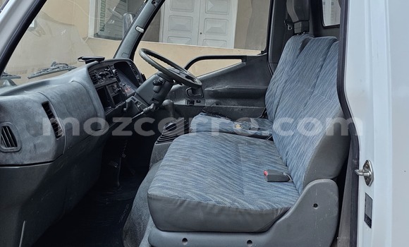 Comprar Usado Mitsubishi Carisma Branco Carro em Maputo em Maputo Comprar Usado Mitsubishi Carisma Branco Carro em Maputo em Maputo