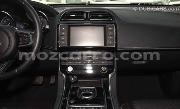 Comprar Importar Jaguar XE Vermelho Carro em Import - Dubai em Cabo Delgado Comprar Importar Jaguar XE Vermelho Carro em Import - Dubai em Cabo Delgado