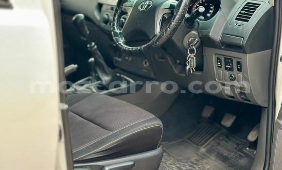 Comprar Usado Toyota Hilux Branco Carro em Maputo em Maputo Comprar Usado Toyota Hilux Branco Carro em Maputo em Maputo
