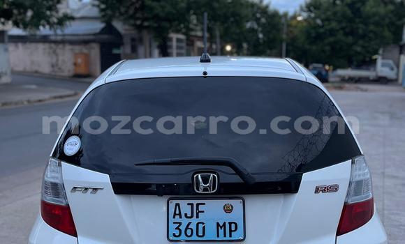 Nunua Ilio tumika Honda Fit Nyeupe Gari ndani ya Maputo nchini Maputo Nunua Ilio tumika Honda Fit Nyeupe Gari ndani ya Maputo nchini Maputo