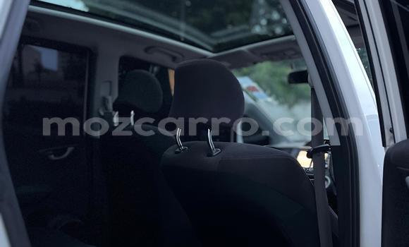 Nunua Ilio tumika Honda Fit Nyeupe Gari ndani ya Maputo nchini Maputo Nunua Ilio tumika Honda Fit Nyeupe Gari ndani ya Maputo nchini Maputo