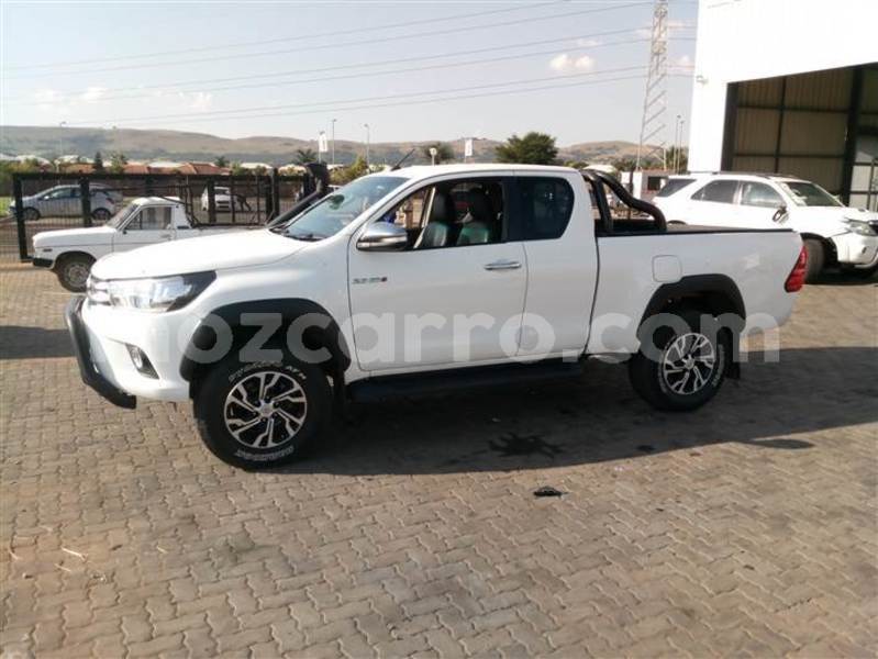 Big with watermark toyota hilux sofala beira 33626