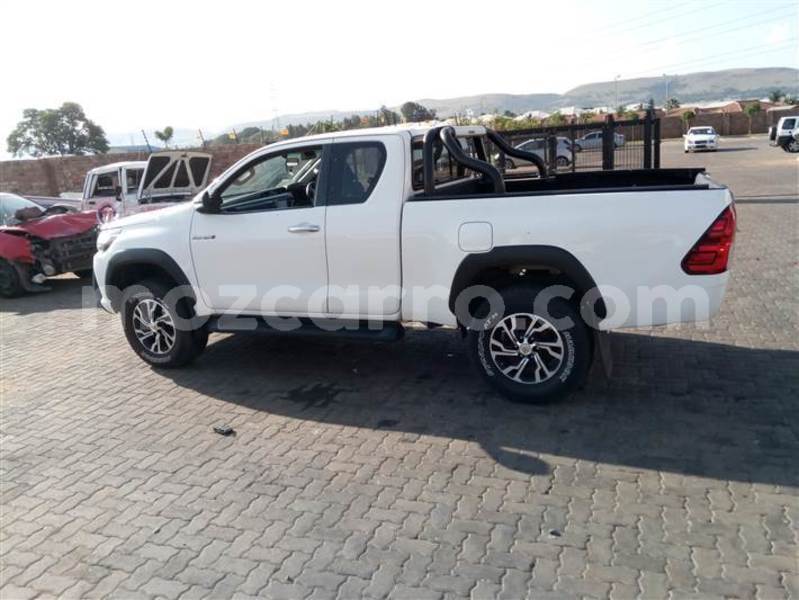 Big with watermark toyota hilux sofala beira 33626