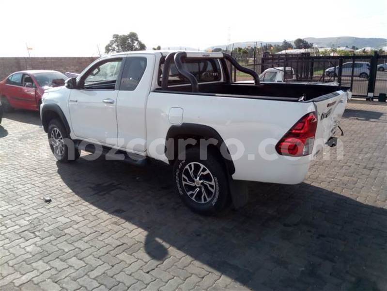 Big with watermark toyota hilux sofala beira 33626