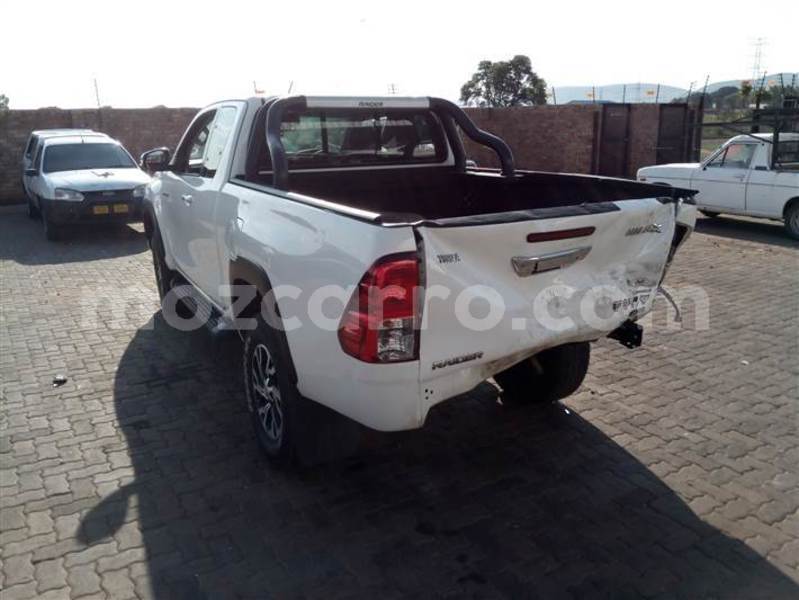 Big with watermark toyota hilux sofala beira 33626