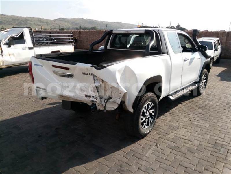 Big with watermark toyota hilux sofala beira 33626