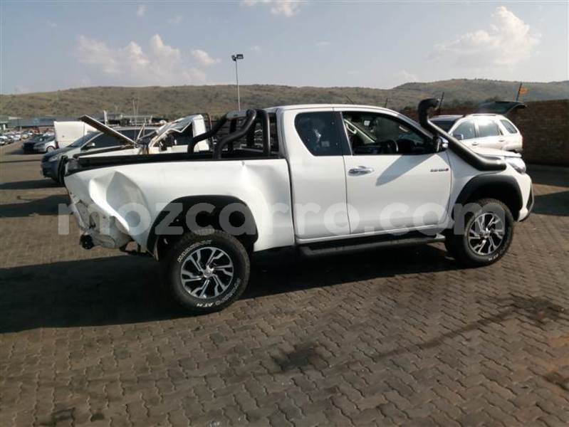 Big with watermark toyota hilux sofala beira 33626