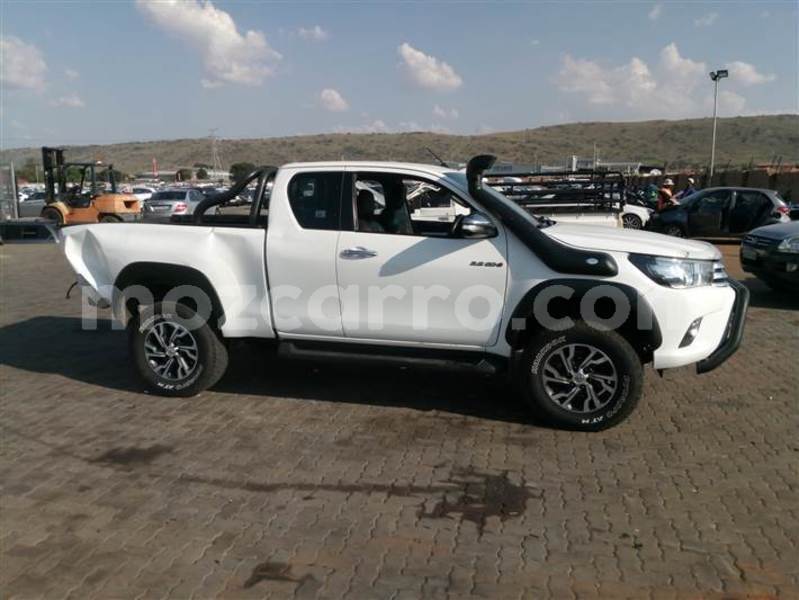 Big with watermark toyota hilux sofala beira 33626