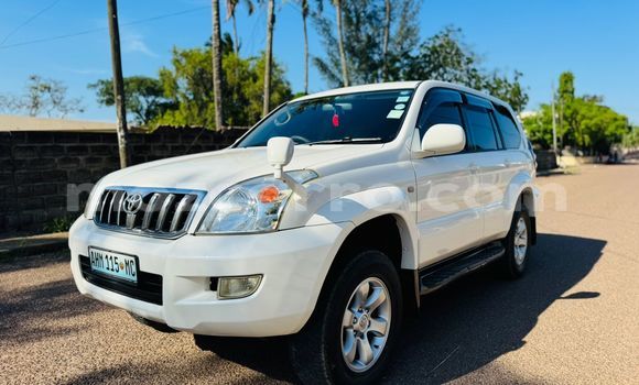 Buy Used Toyota Land Cruiser Prado White Car in Maputo in Maputo Buy Used Toyota Land Cruiser Prado White Car in Maputo in Maputo