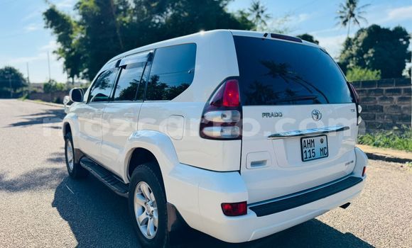 Buy Used Toyota Land Cruiser Prado White Car in Maputo in Maputo Buy Used Toyota Land Cruiser Prado White Car in Maputo in Maputo