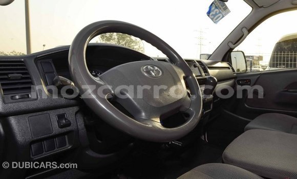 Comprar Importar Toyota Hiace Branco Carro em Import - Dubai em Cabo Delgado Comprar Importar Toyota Hiace Branco Carro em Import - Dubai em Cabo Delgado