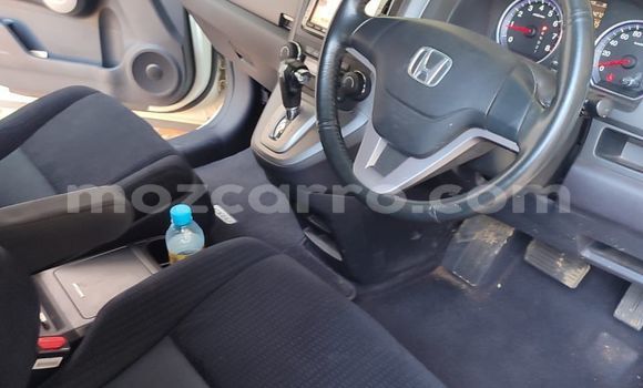 Nunua Ilio tumika Honda CR-V Nyeupe Gari ndani ya Maputo nchini Maputo Nunua Ilio tumika Honda CR-V Nyeupe Gari ndani ya Maputo nchini Maputo