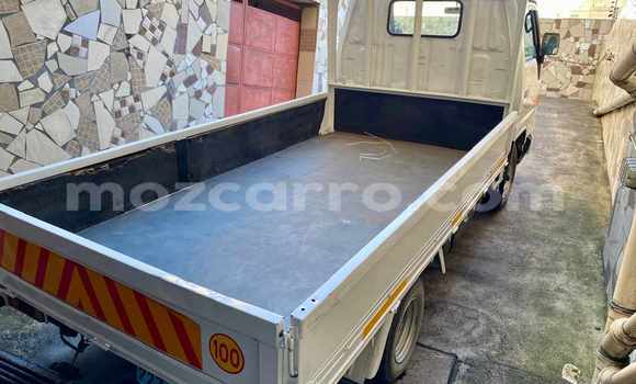 Comprar Usado Toyota Dyna Branco Caminhão em Maputo em Maputo Comprar Usado Toyota Dyna Branco Caminhão em Maputo em Maputo