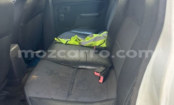 Buy Used Nissan Hardbody White Car in Maputo in Maputo Buy Used Nissan Hardbody White Car in Maputo in Maputo