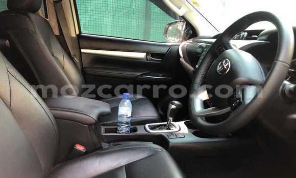 Comprar Novo Toyota Hilux Branco Carro em Maputo em Maputo Comprar Novo Toyota Hilux Branco Carro em Maputo em Maputo