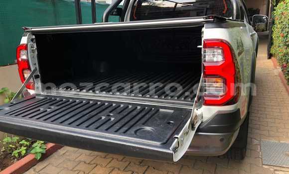 Comprar Novo Toyota Hilux Branco Carro em Maputo em Maputo Comprar Novo Toyota Hilux Branco Carro em Maputo em Maputo