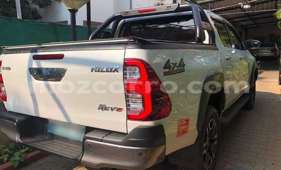 Comprar Novo Toyota Hilux Branco Carro em Maputo em Maputo Comprar Novo Toyota Hilux Branco Carro em Maputo em Maputo