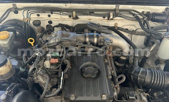 Nunua Ilio tumika Nissan Hardbody Nyeupe Gari ndani ya Maputo nchini Maputo Nunua Ilio tumika Nissan Hardbody Nyeupe Gari ndani ya Maputo nchini Maputo