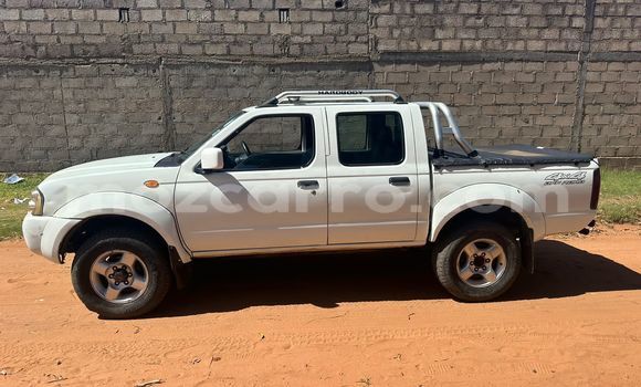 Nunua Ilio tumika Nissan Hardbody Nyeupe Gari ndani ya Maputo nchini Maputo Nunua Ilio tumika Nissan Hardbody Nyeupe Gari ndani ya Maputo nchini Maputo