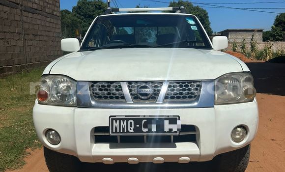 Nunua Ilio tumika Nissan Hardbody Nyeupe Gari ndani ya Maputo nchini Maputo Nunua Ilio tumika Nissan Hardbody Nyeupe Gari ndani ya Maputo nchini Maputo