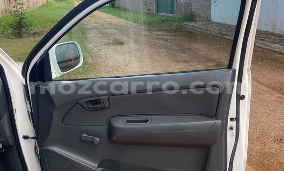 Comprar Usado Toyota Hilux Branco Carro em Maputo em Maputo Comprar Usado Toyota Hilux Branco Carro em Maputo em Maputo