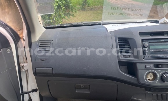 Comprar Usado Toyota Hilux Branco Carro em Maputo em Maputo Comprar Usado Toyota Hilux Branco Carro em Maputo em Maputo