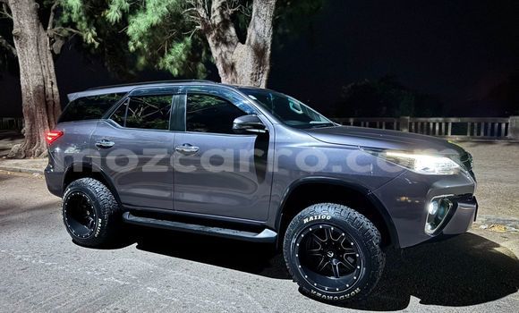 Nunua Ilio tumika Toyota Fortuner Nyingine Gari ndani ya Maputo nchini Maputo Nunua Ilio tumika Toyota Fortuner Nyingine Gari ndani ya Maputo nchini Maputo