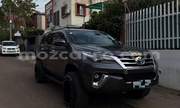 Nunua Ilio tumika Toyota Fortuner Nyingine Gari ndani ya Maputo nchini Maputo Nunua Ilio tumika Toyota Fortuner Nyingine Gari ndani ya Maputo nchini Maputo